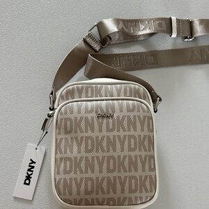 DKNY NWT Gigi Flight Tan and Cream Logo Messenger Bag